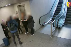 Ženský „gang“ z centra Prahy skončil za mřížemi: Dvě z pěti kapsářek jsou v jiném stavu!