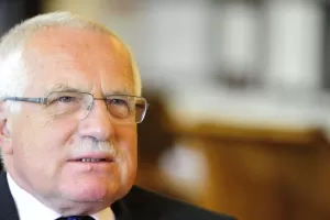 Prezident Václav Klaus údajně podstoupil operaci šedého zákalu