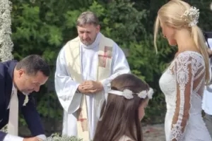Politik a astrolog Antonín Baudyš mladší se oženil: Vzal si sympatickou blondýnku – stránka 2
