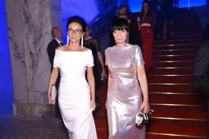 Za tuhle českou návrhářku vyměnila žena Bartošky světové módní domy: Mrkněte na její modely