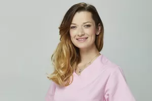 Marika Šoposká se vrací do Ordinace. Kvůli natáčení ukončila mateřskou s mladším synem