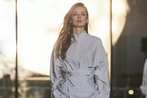 Hvězda Ordinace v netradiční roli. 165 cm vysoká Šoposká dostala možnost předvádět se skutečnými modelkami