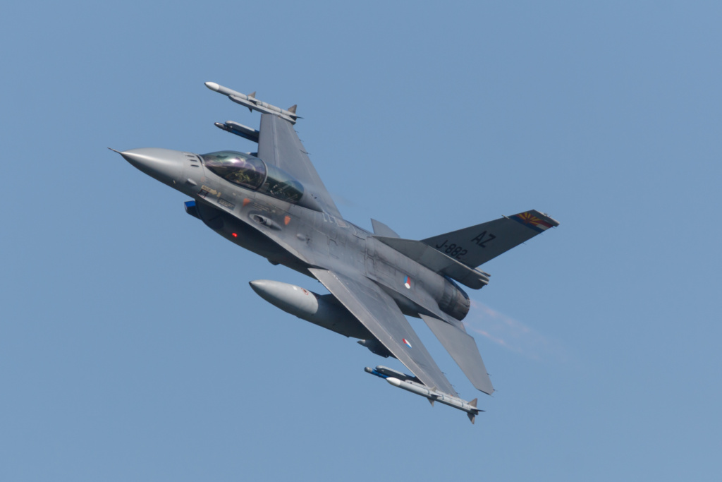 F-16