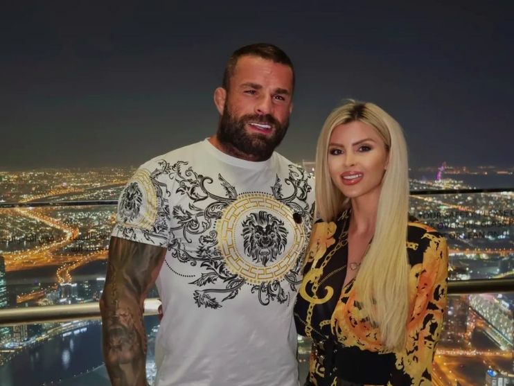 Lela Ceterová a Karlos Vémola v nejvyšší budově světa Burj Khalifa - Foto: Instagram