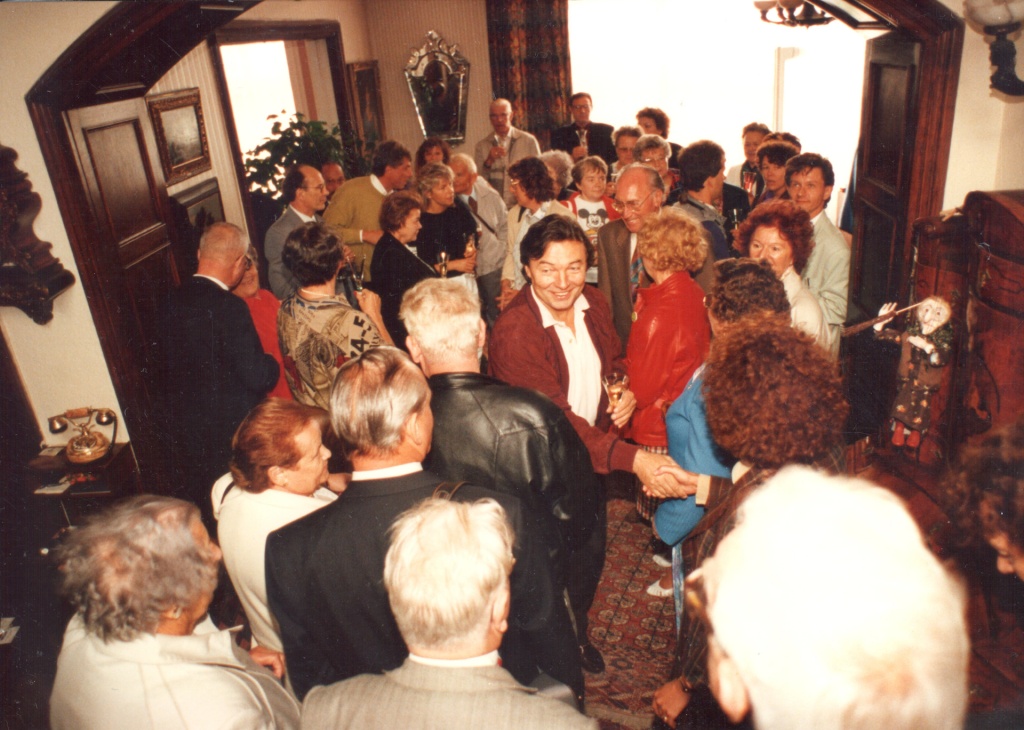 Fotografie Jaroslava Tatka z roku 1992, Bertramka - Facebook Karla Gotta