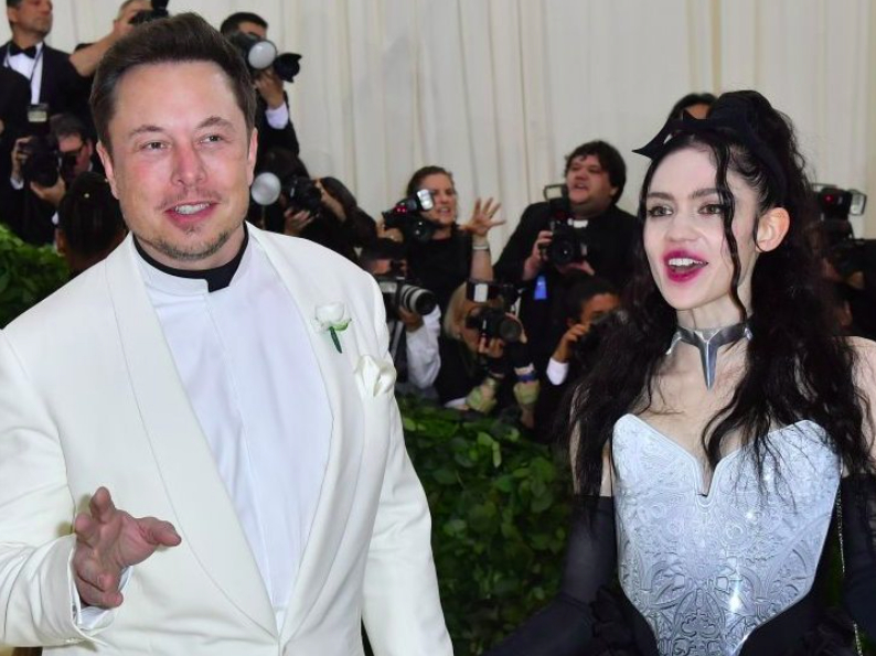 Elon Musk a Grimes - Foto: Facebook