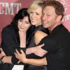 Ian Ziering se svými kolegyněmi seriálu Beverly Hills 90210 - Zdroj: Depositphotos