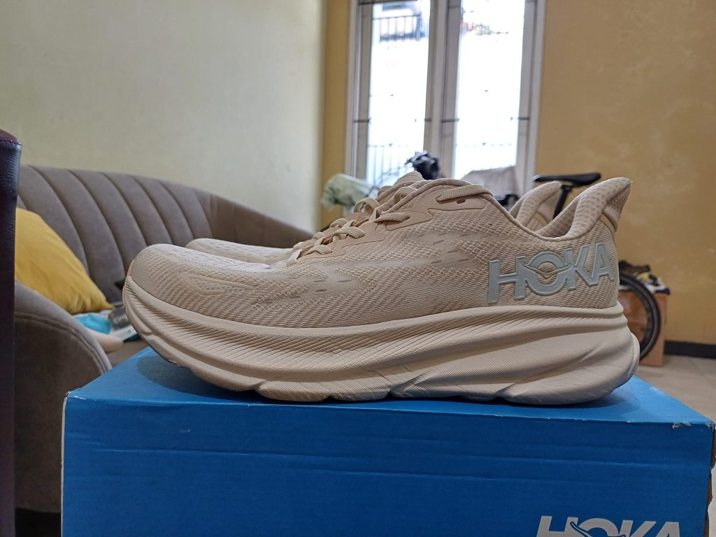 HOKA Clifton 9 - Zdroj: Facebook