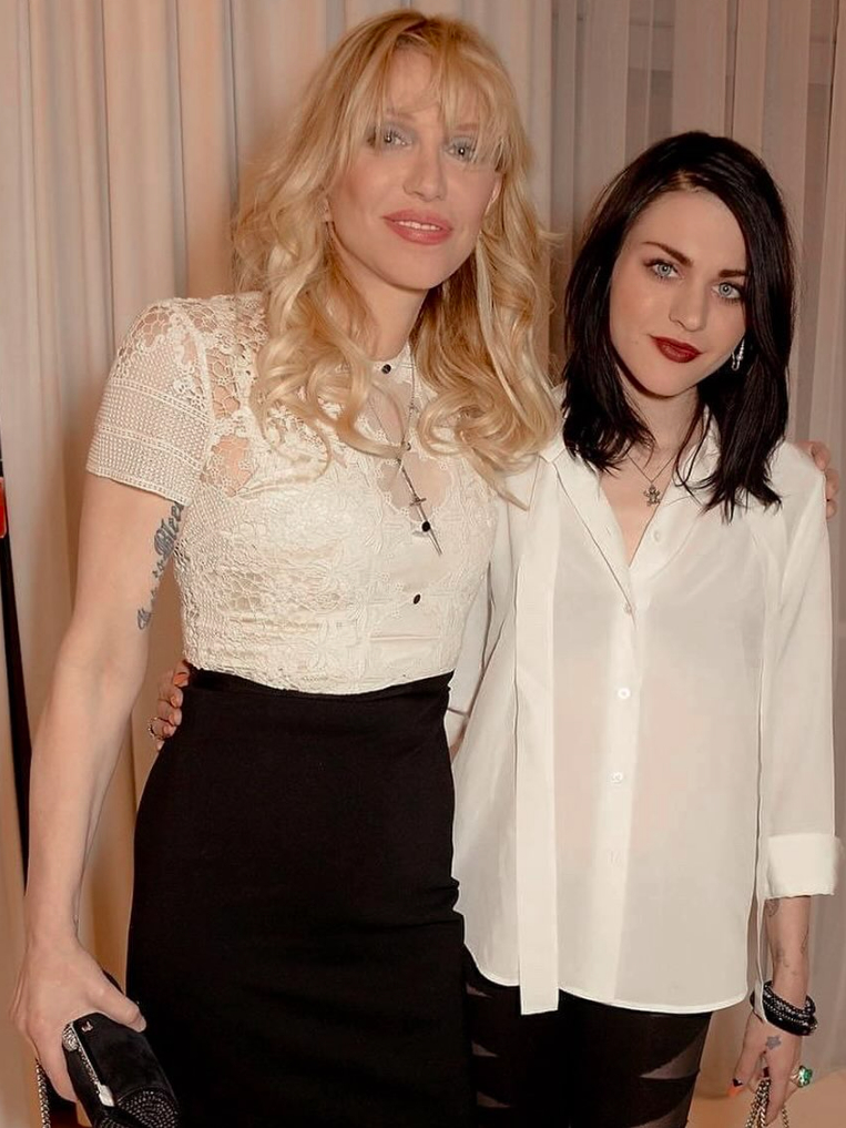 Cortney Love a její dcera Frances Bean - zdroj: instagram.com/_.courtneylove._/