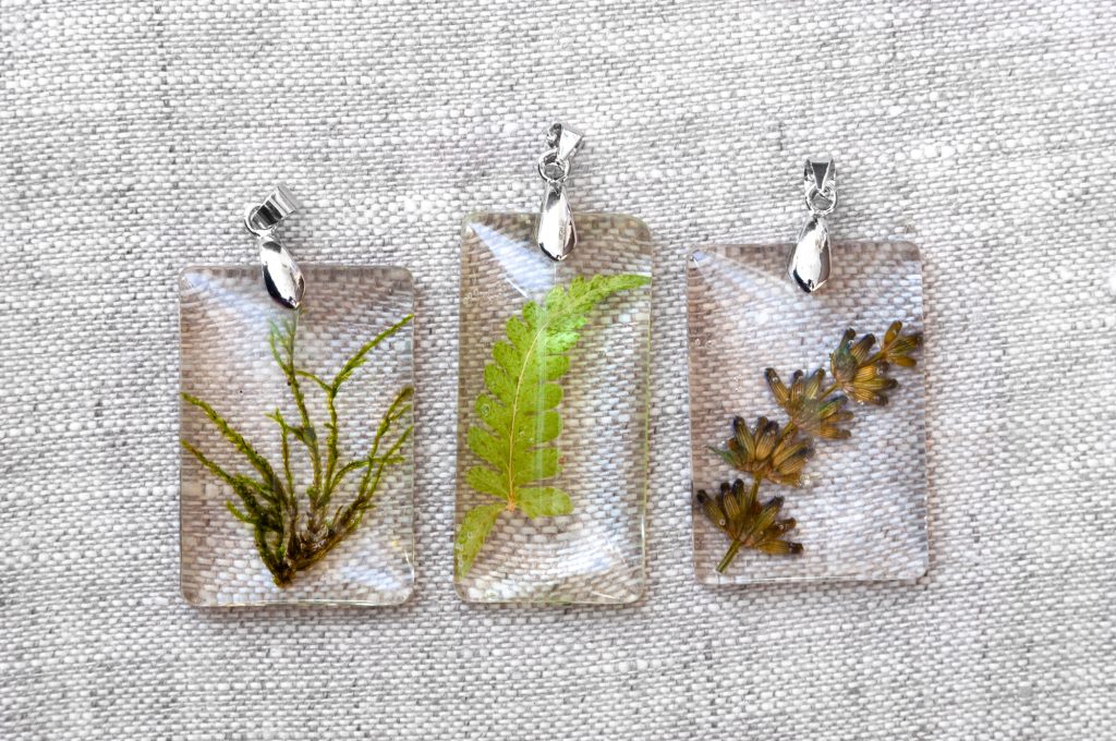 Pryskyřicové šperky / Foto: Depositphotos