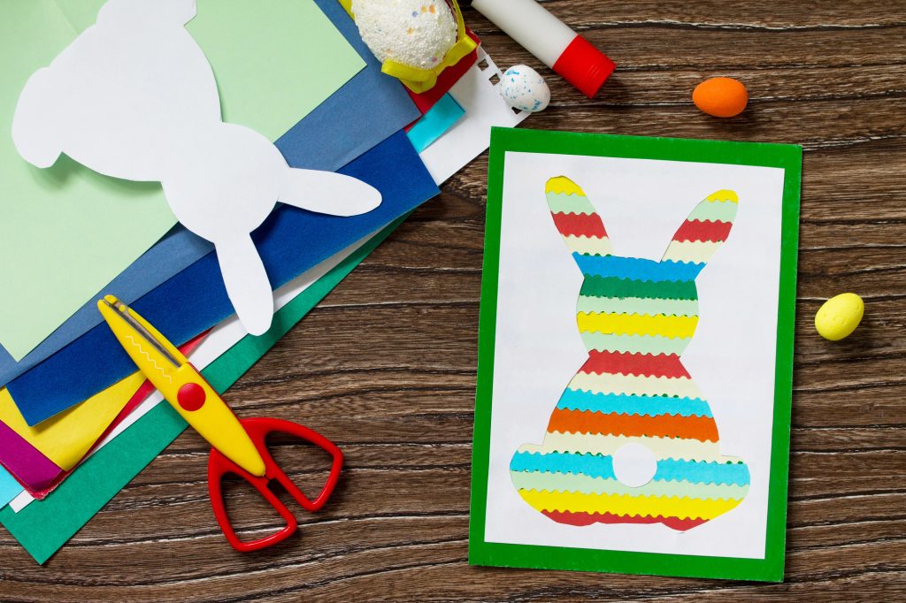 Velikonoční zajíček z papíru / Foto: Depositphotos